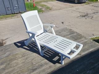 DECK CHAIR