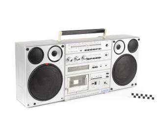 BOOMBOX RADIO