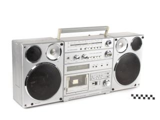 BOOMBOX RADIO