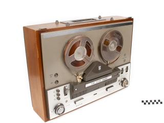 REEL-TO-REEL TAPE RECORDER