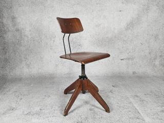 SWIVEL CHAIR