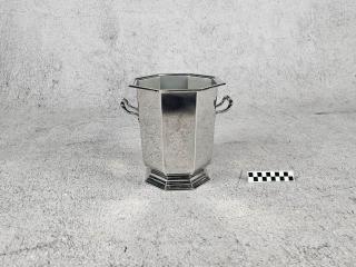 CHAMPAGNE COOLER BUCKET