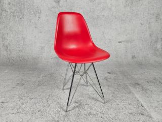 CHILDREN'S CHAIR