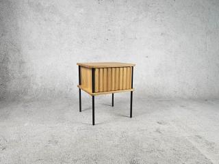 NIGHTSTAND, TAMO