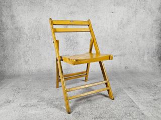 FOLDING CHAIR