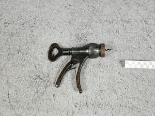 CORKSCREW OPENER