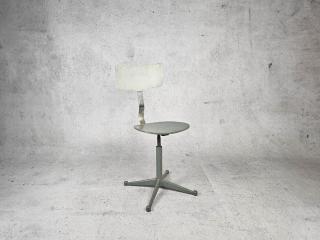SWIVEL CHAIR