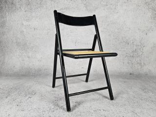 FOLDING CHAIR