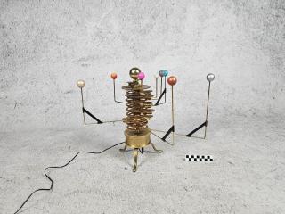 MODEL UKŁADU SŁONECZNEGO, ASTROLABIUM