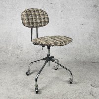 SWIVEL CHAIR