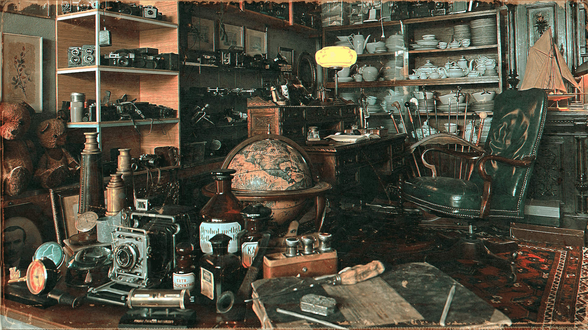 Wnętrze rekwizytorni - antyki