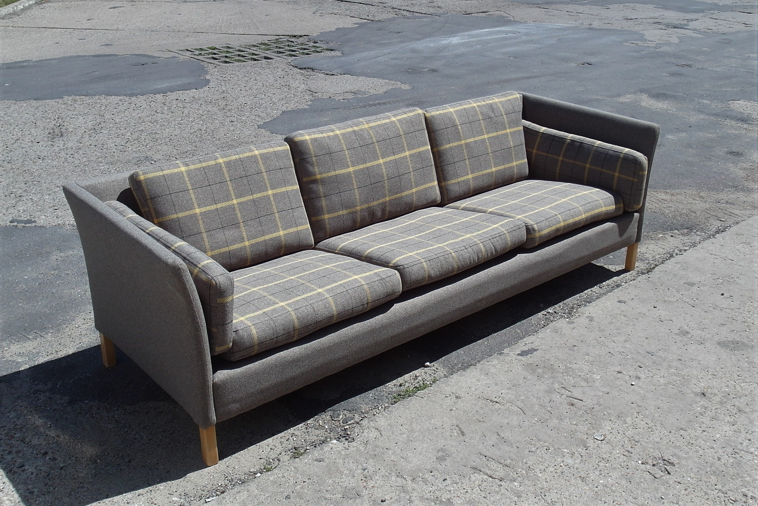 KANAPA SOFA
