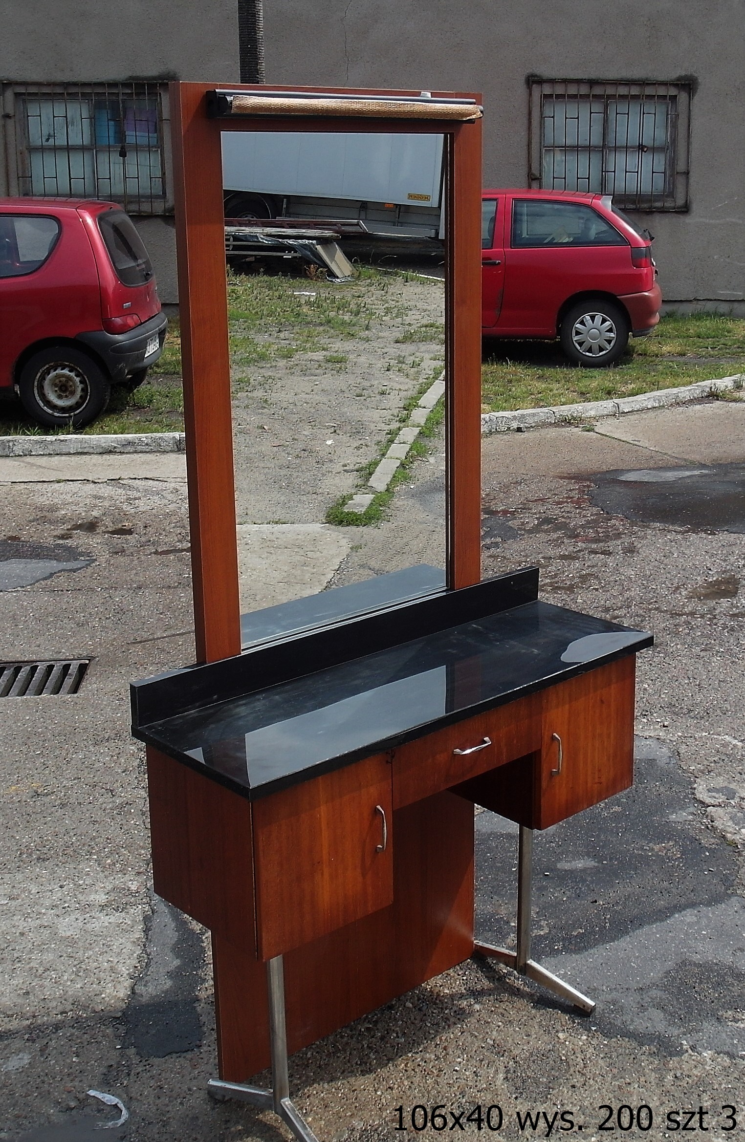 KONSOLA FRYZJERSKA Z LUSTREM