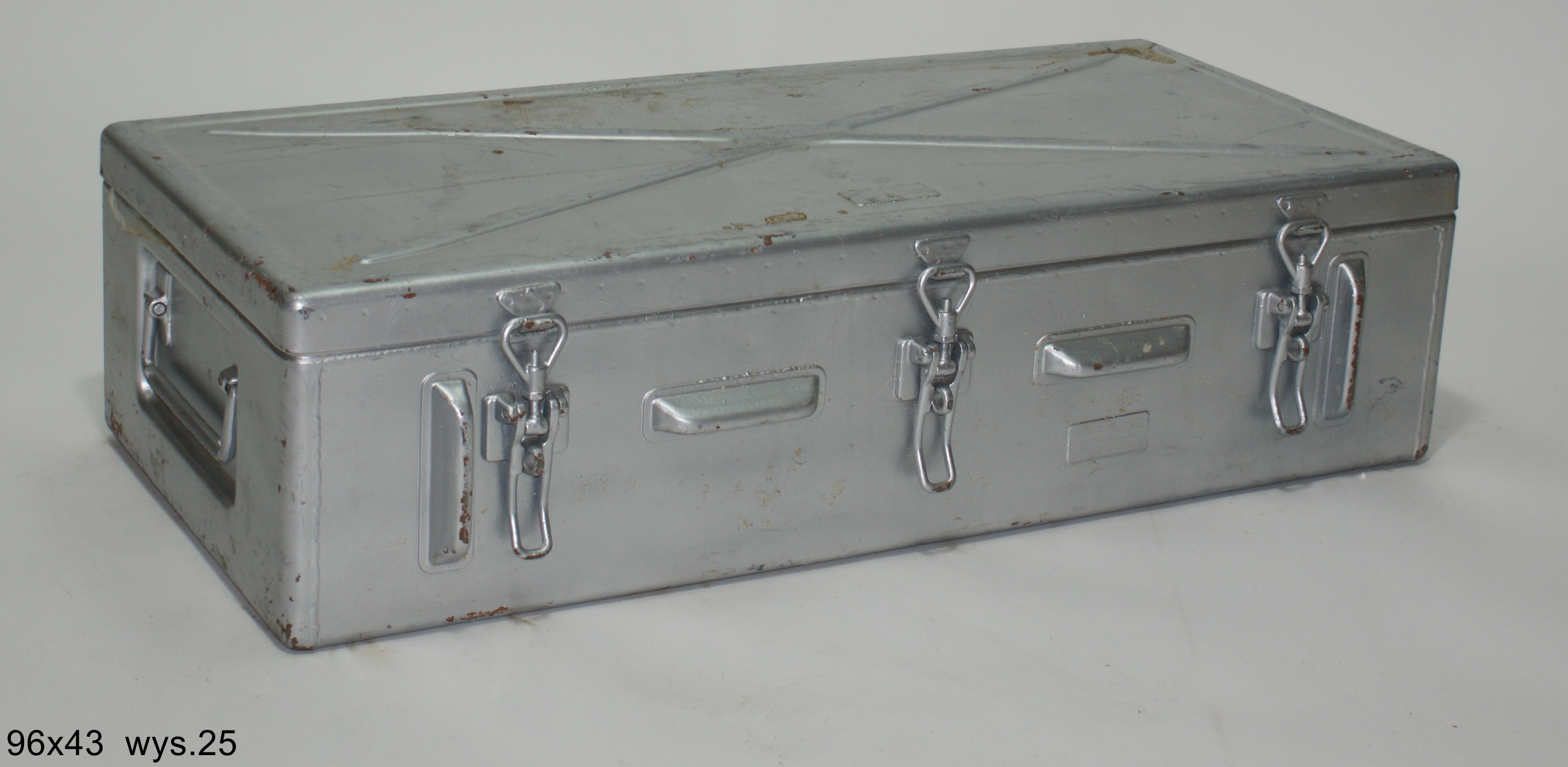 SKRZYNIA Z OKRĘTU PODWODNEGO