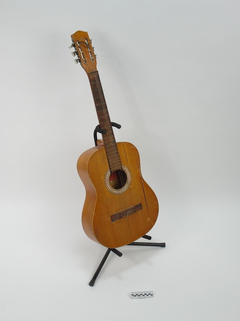 GITARA AKUSTYCZNA