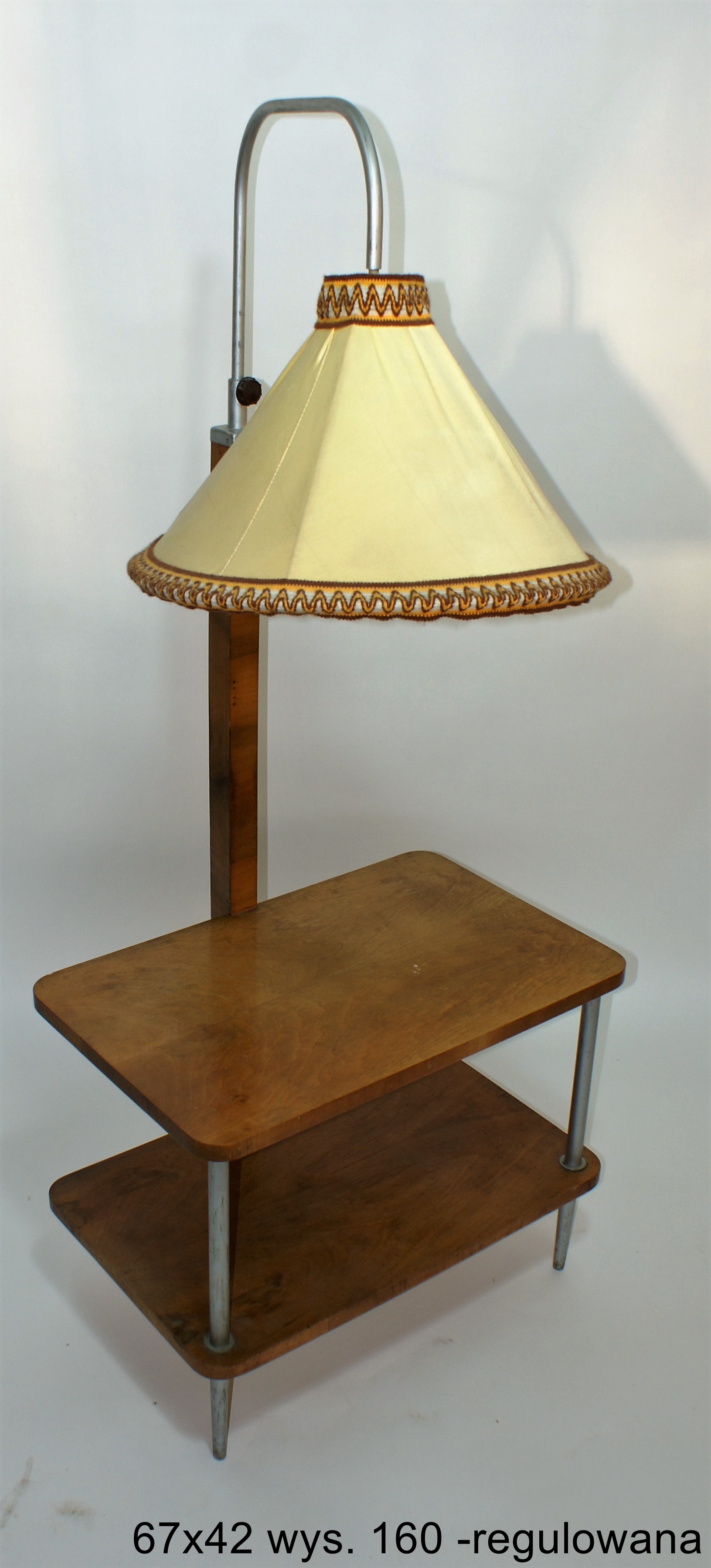 LAMPA PODŁOGOWA ZE STOLIKIEM 