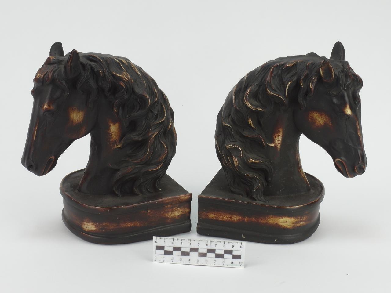 PODPÓRKA DO KSIĄŻEK KOŃ