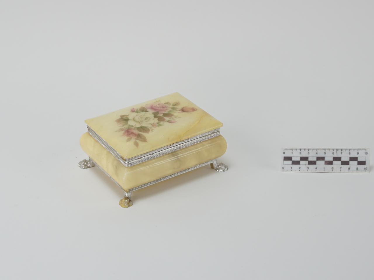 PUDEŁKO SKRZYNECZKA SZKATUŁKA