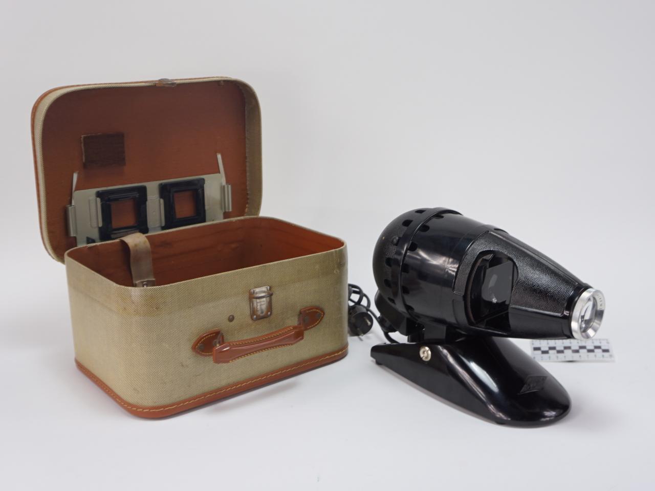 RZUTNIK DO SLAJDÓW PROJEKTOR