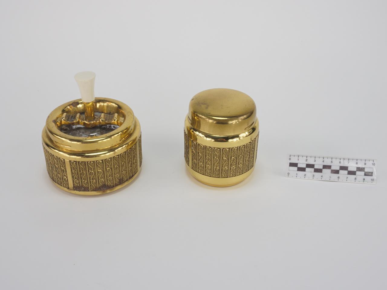 POPIELNICZKA I POJEMNIK NA PAPIEROSY