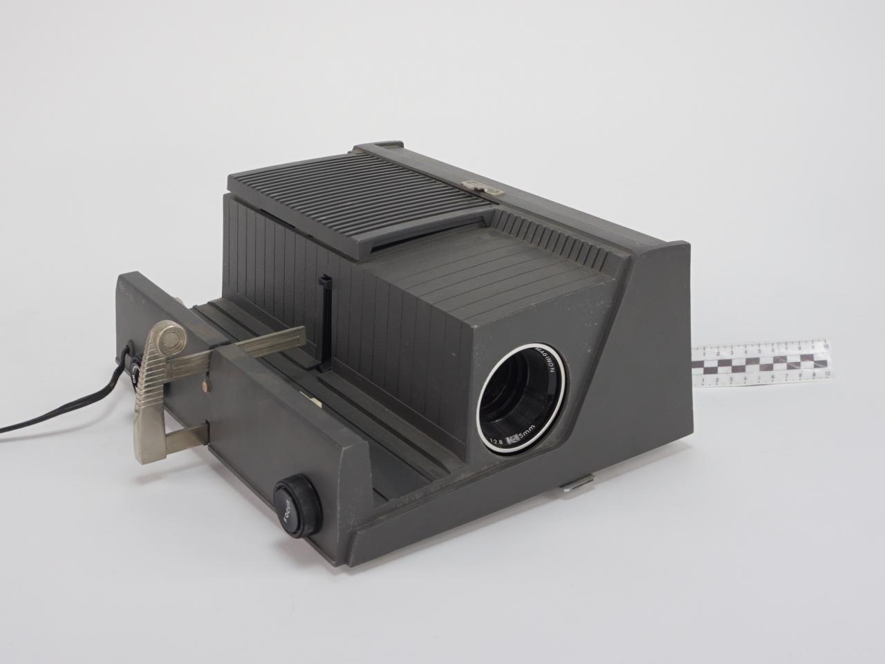 RZUTNIK DO SLAJDÓW PROJEKTOR