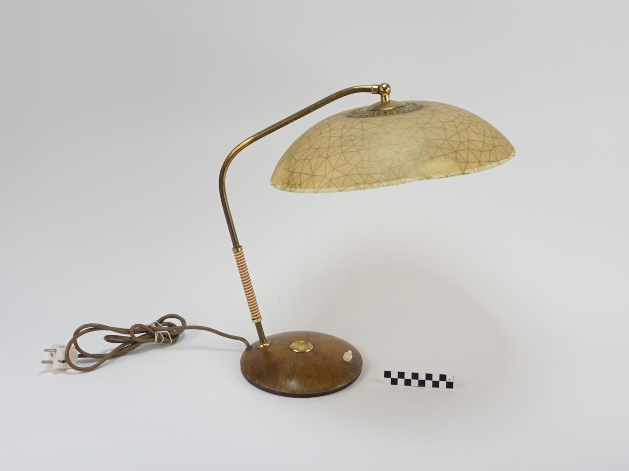 LAMPA BIURKOWA, DANIA