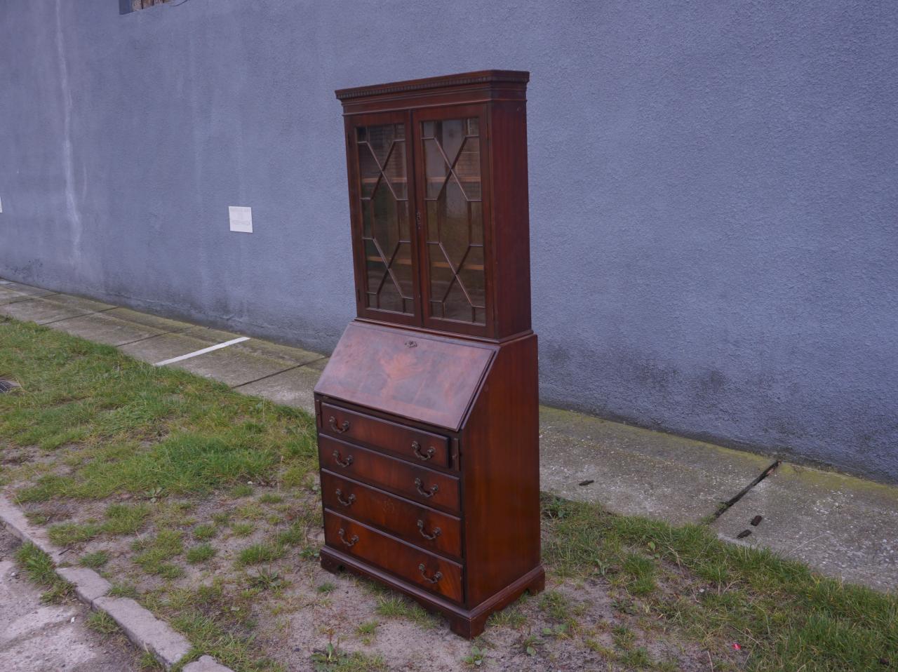 SEKRETARZYK Z NADSTAWKĄ