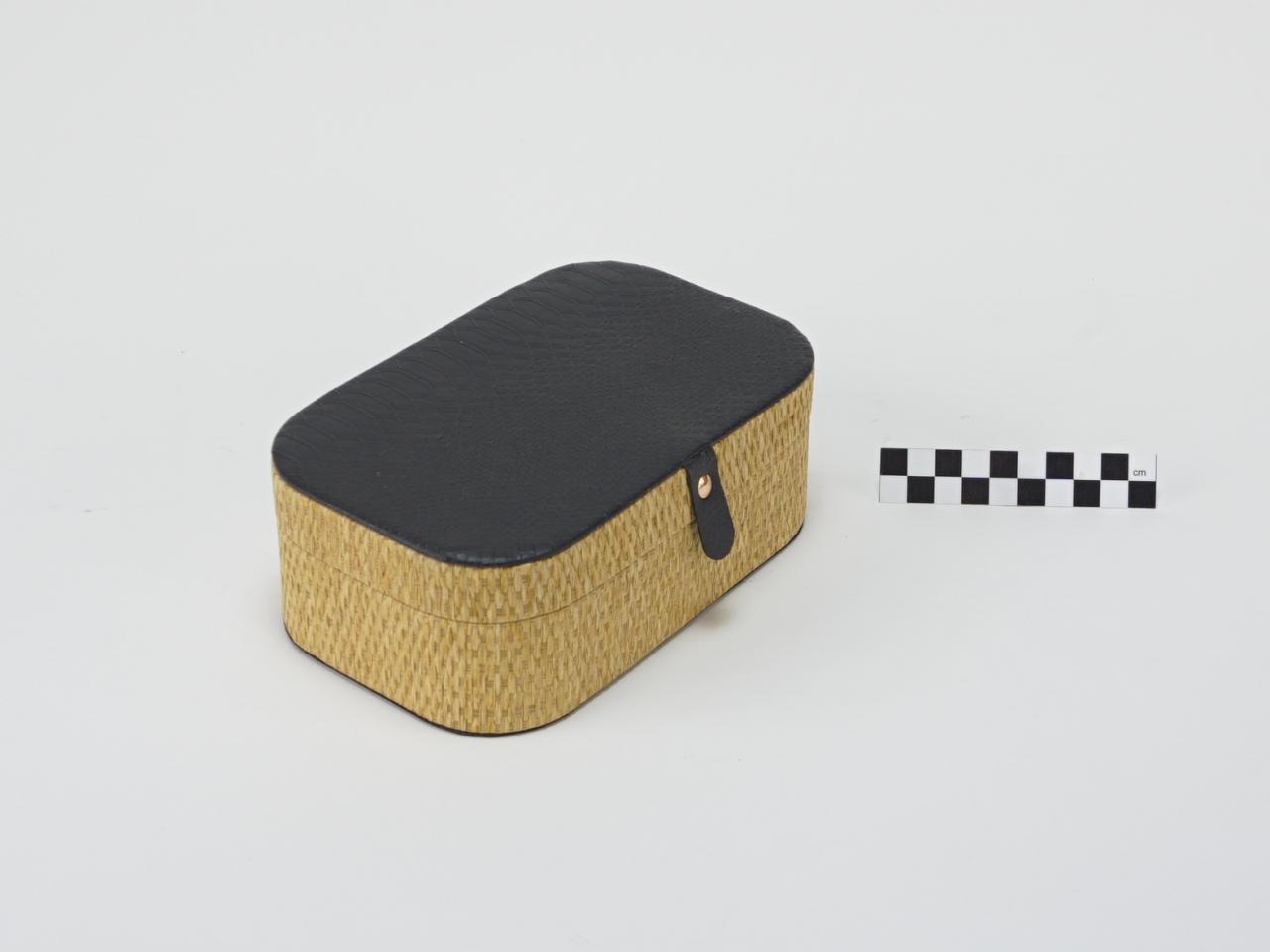 PUDEŁKO SKRZYNECZKA SZKATUŁKA