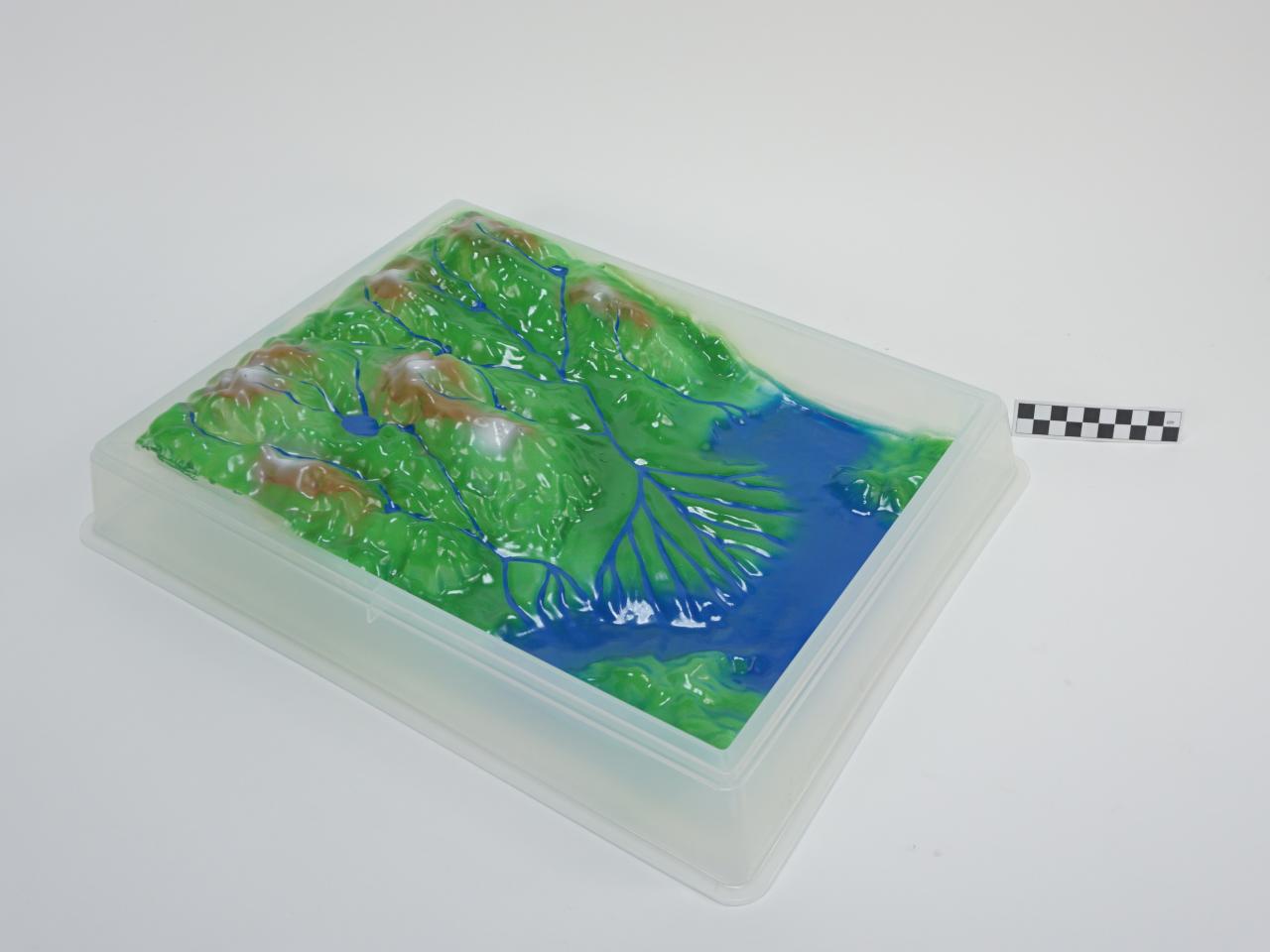 UKSZTAŁTOWANIE TERENU