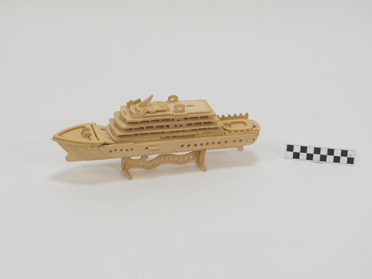 MODEL STATKU FIGURKA