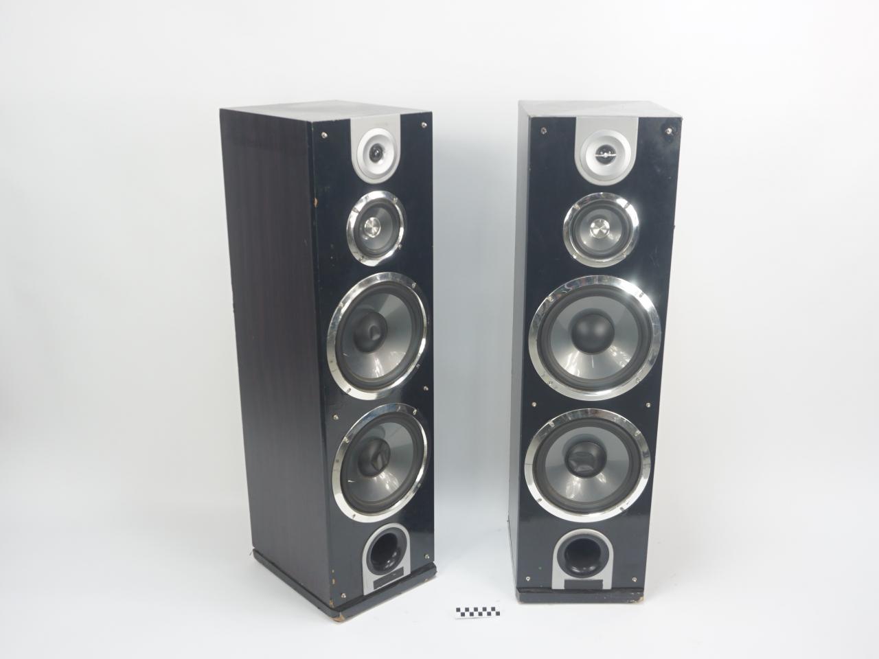 GŁOŚNIKI PODŁOGOWE