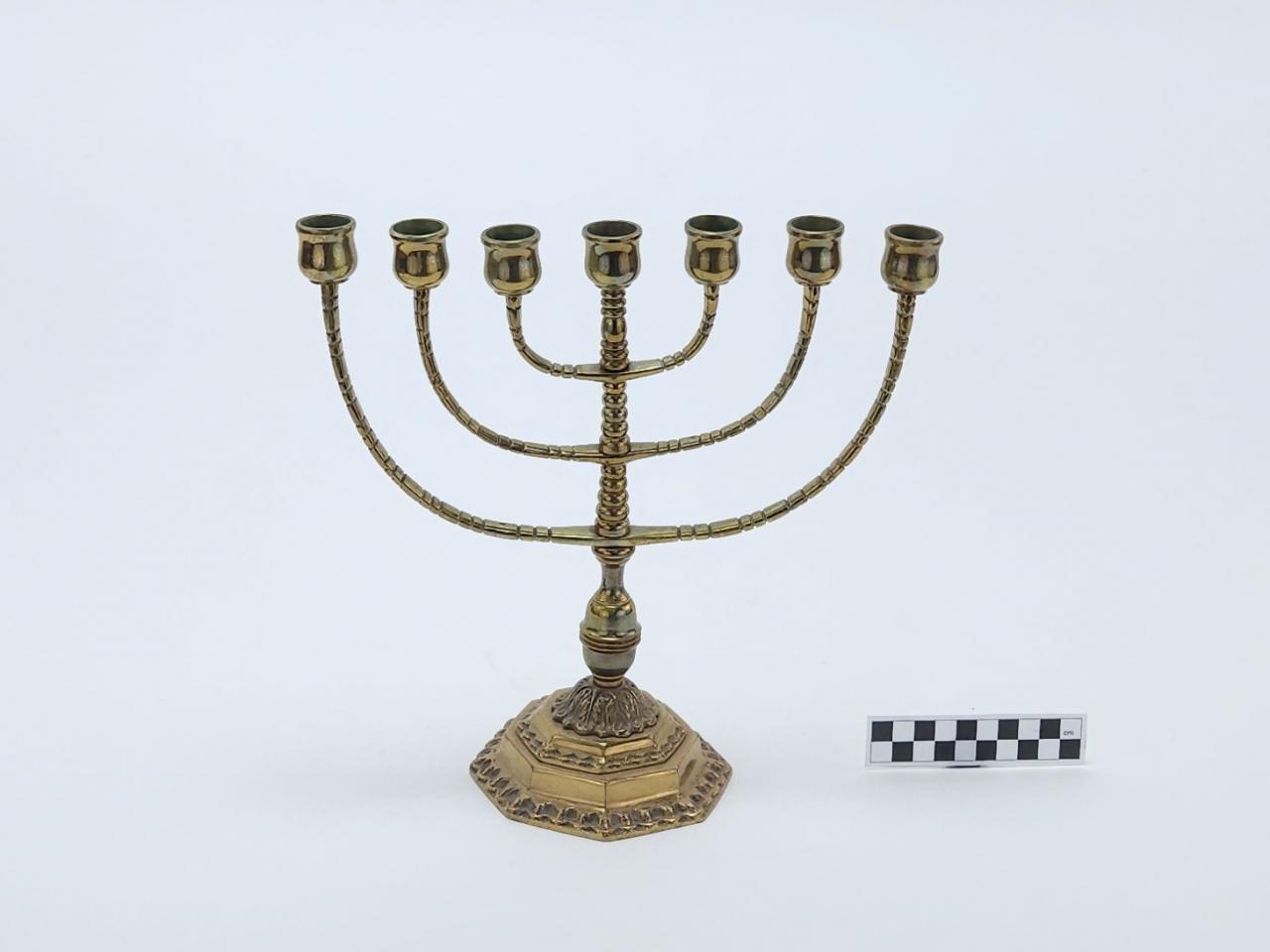 ŚWIECZNIK MENORA