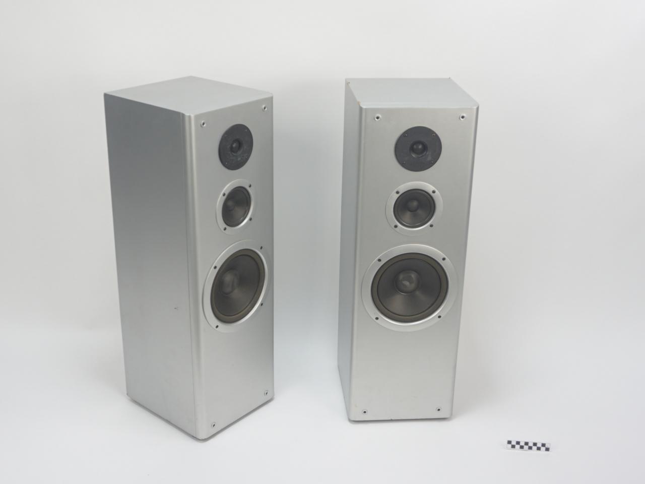 GŁOŚNIKI PODŁOGOWE