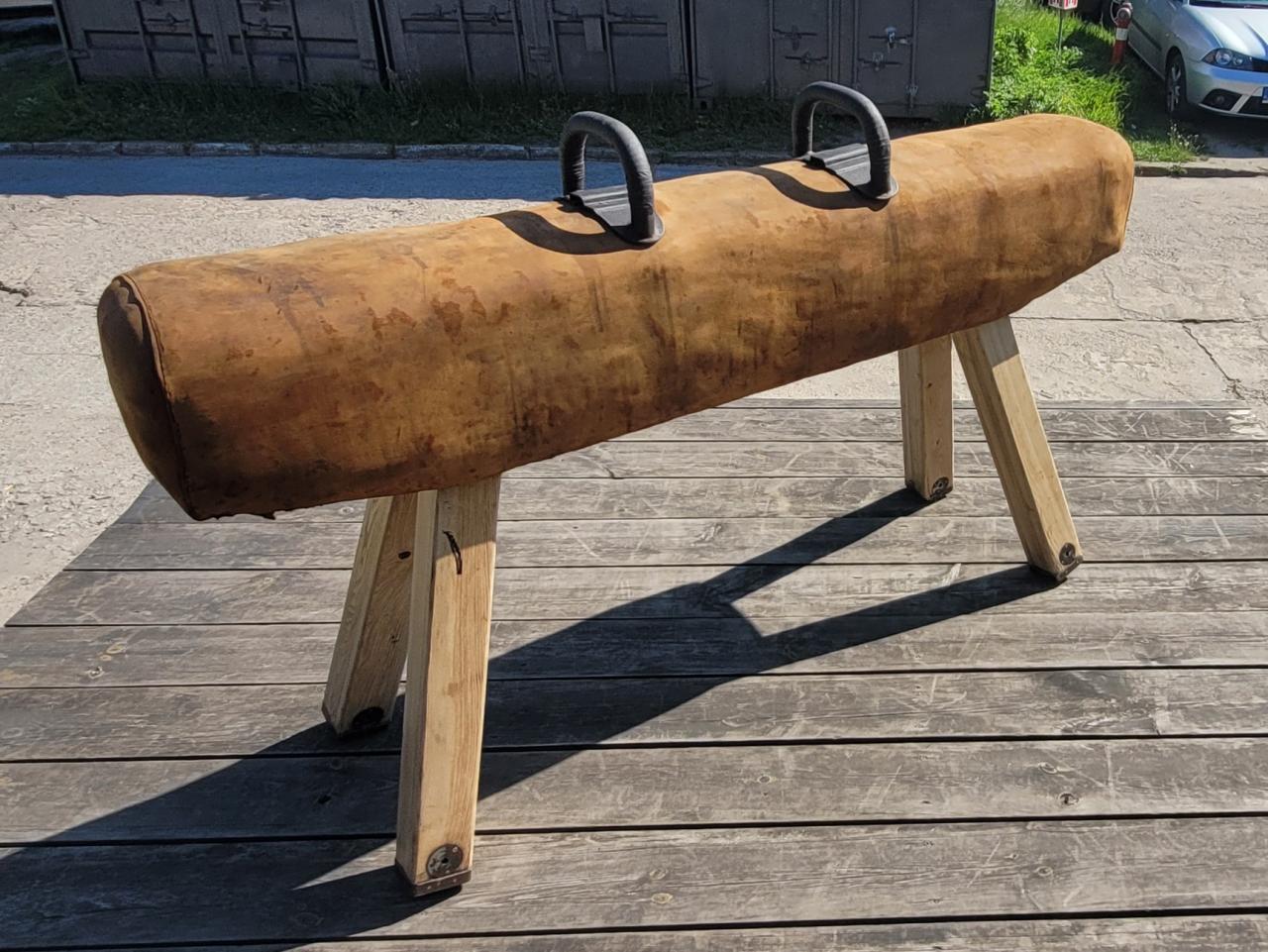 KOZIOŁ GIMNASTYCZNY