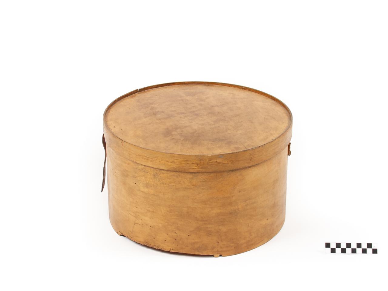 PUDEŁKO NA KAPELUSZE