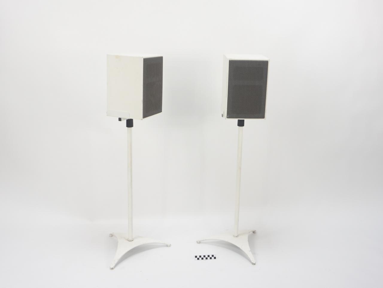 GŁOŚNIKI PODŁOGOWE