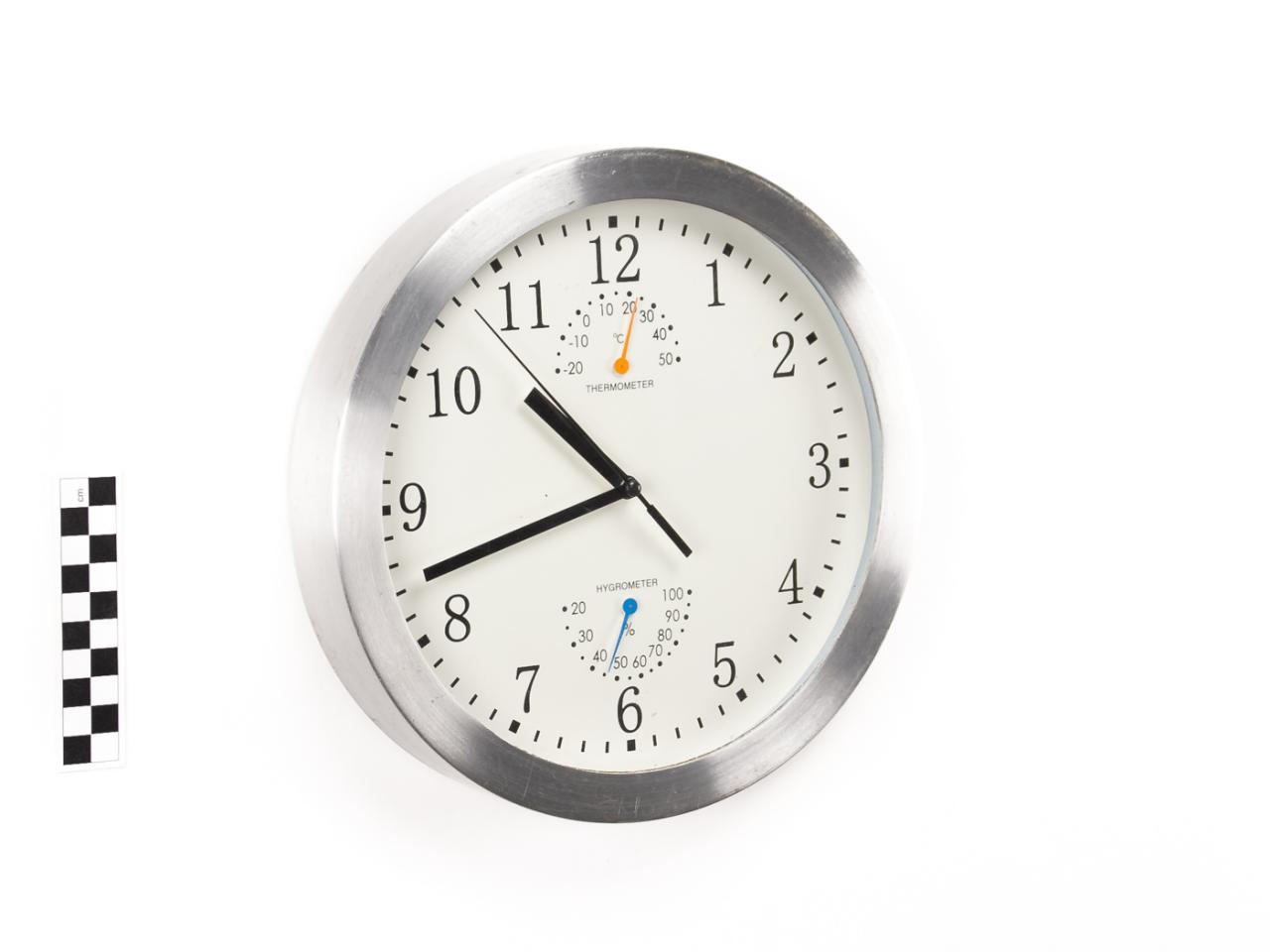 ZEGAR ŚCIENNY
