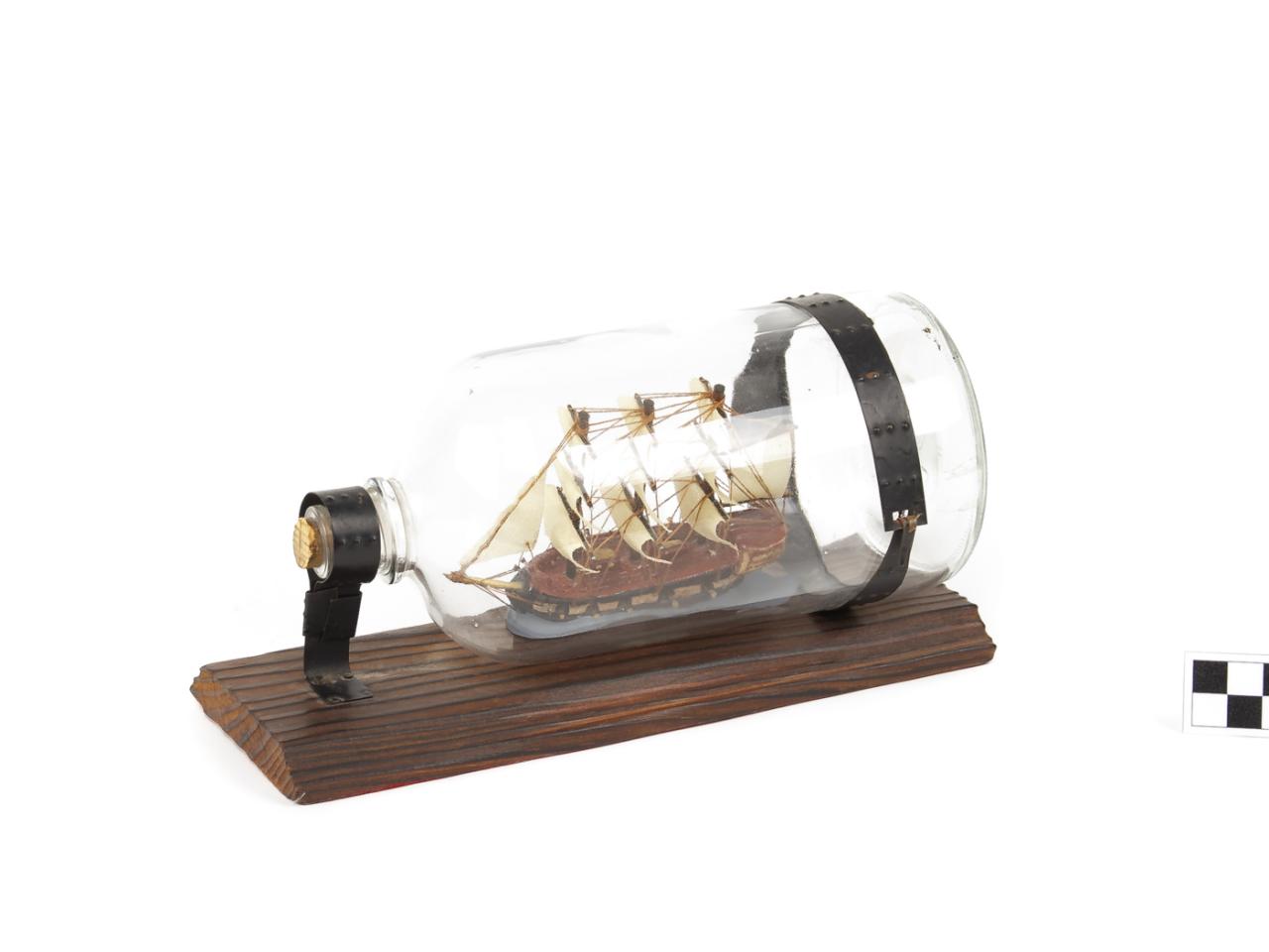 MODEL STATKU FIGURKA STATEK W BUTELCE