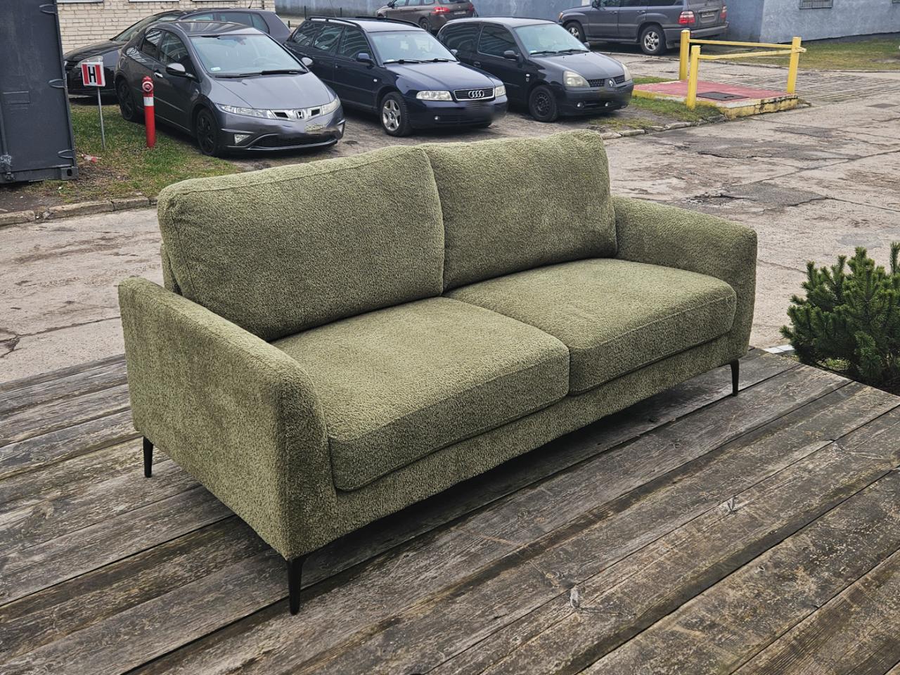 KANAPA SOFA