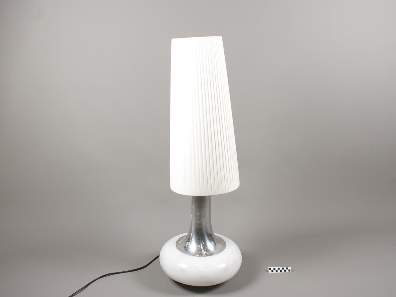 LAMPA PODŁOGOWA