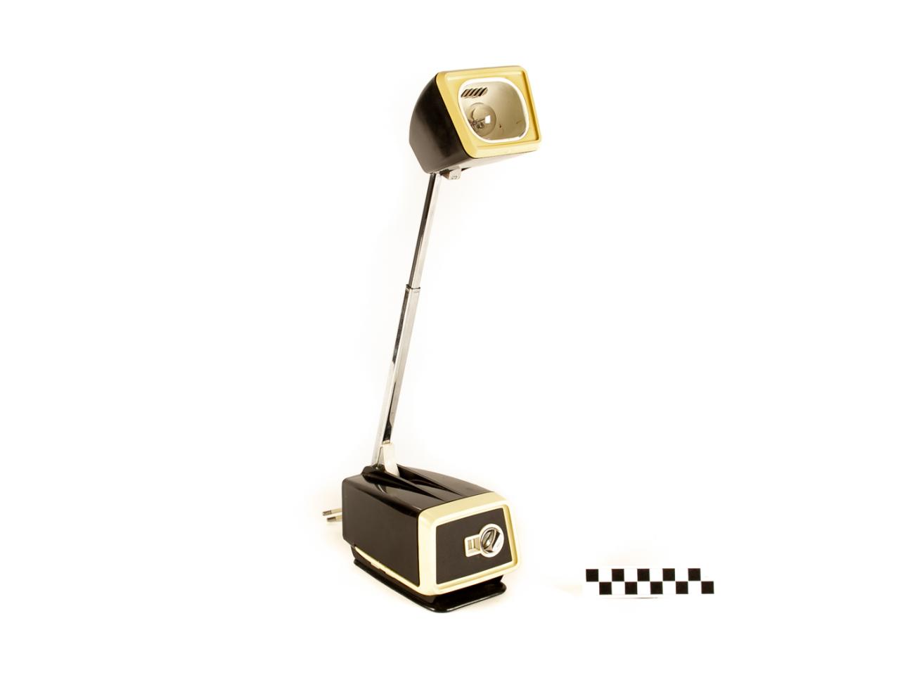 LAMPA BIURKOWA, DANIA LATA 60-TE