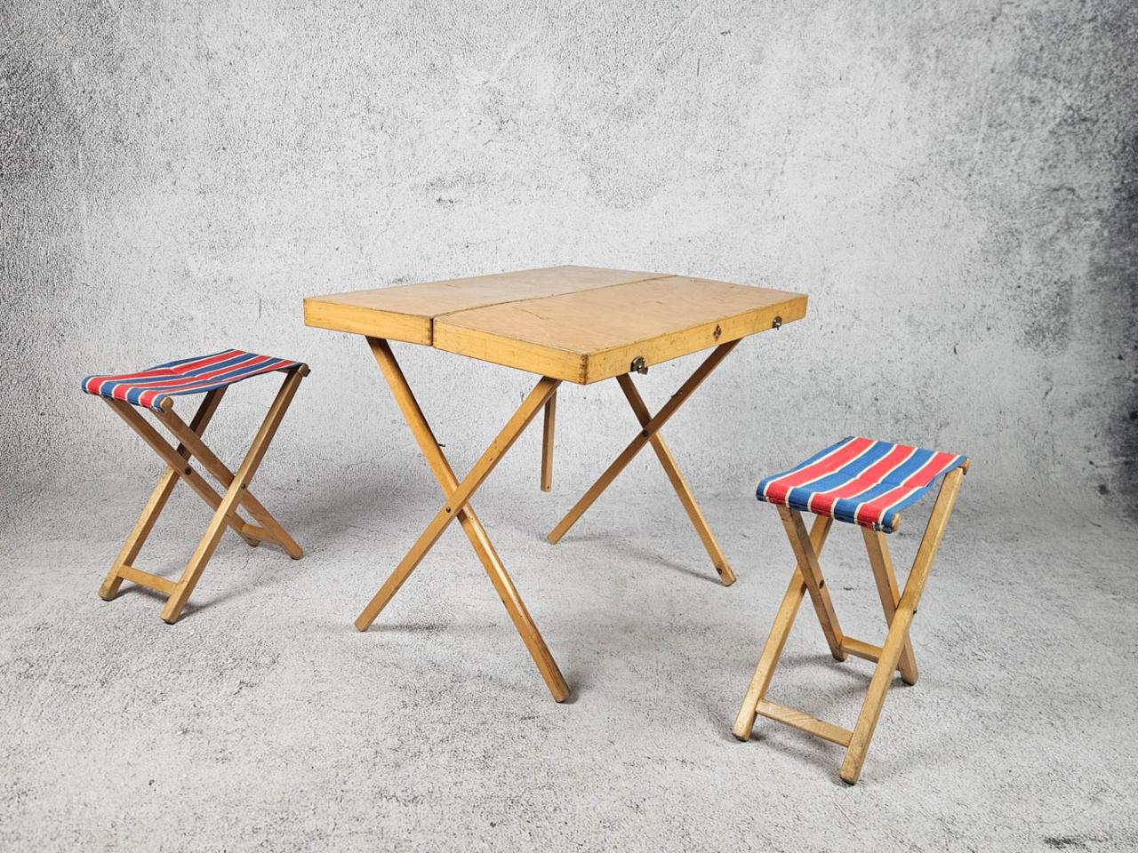 KOMPLET MEBLI TURYSTYCZNYCH