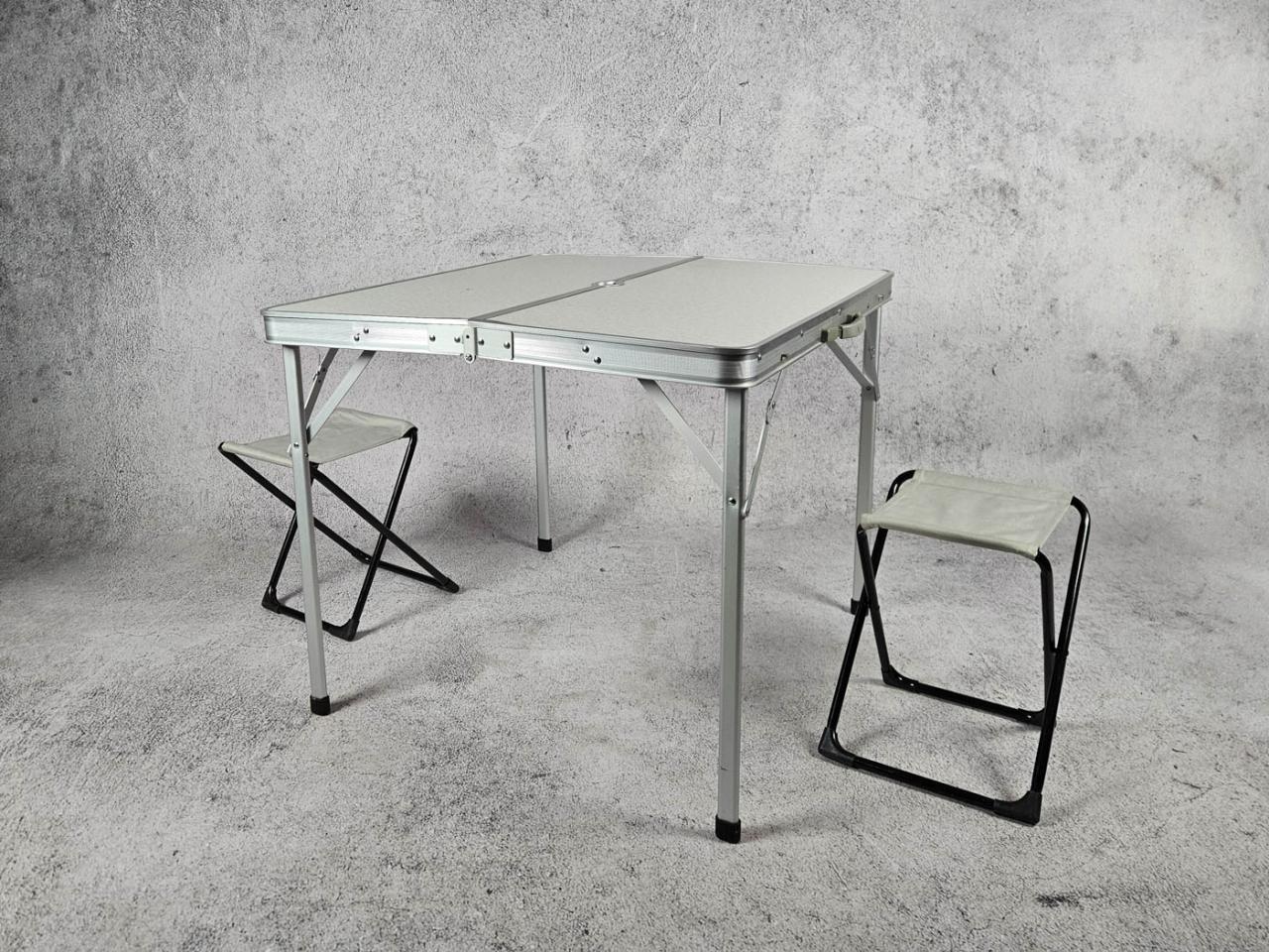 KOMPLET MEBLI TURYSTYCZNYCH