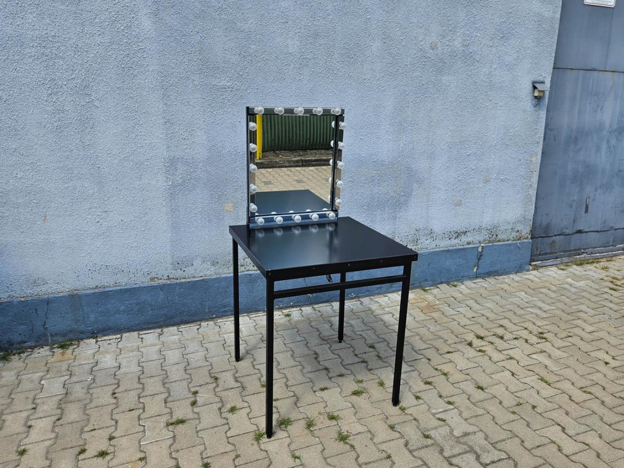 TOALETKA LUSTRO MAKEUP