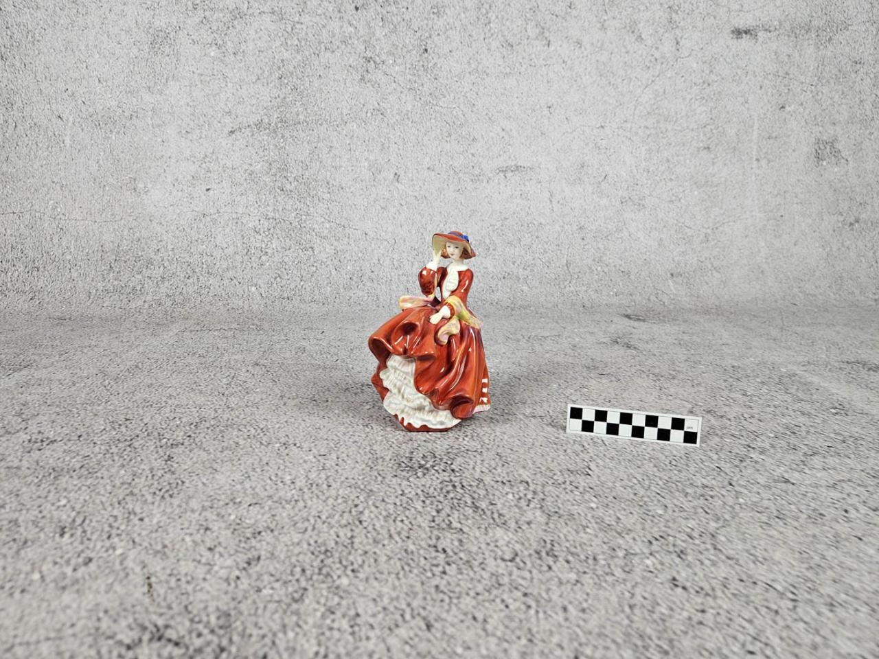 FIGURKA OZDOBNA DEKORACYJNA