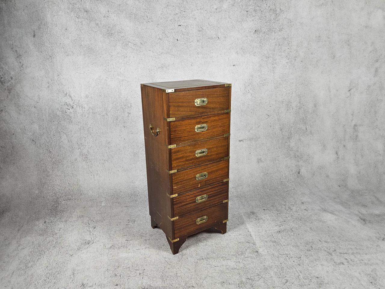 SZAFKA NA DOKUMENTY SŁUPEK