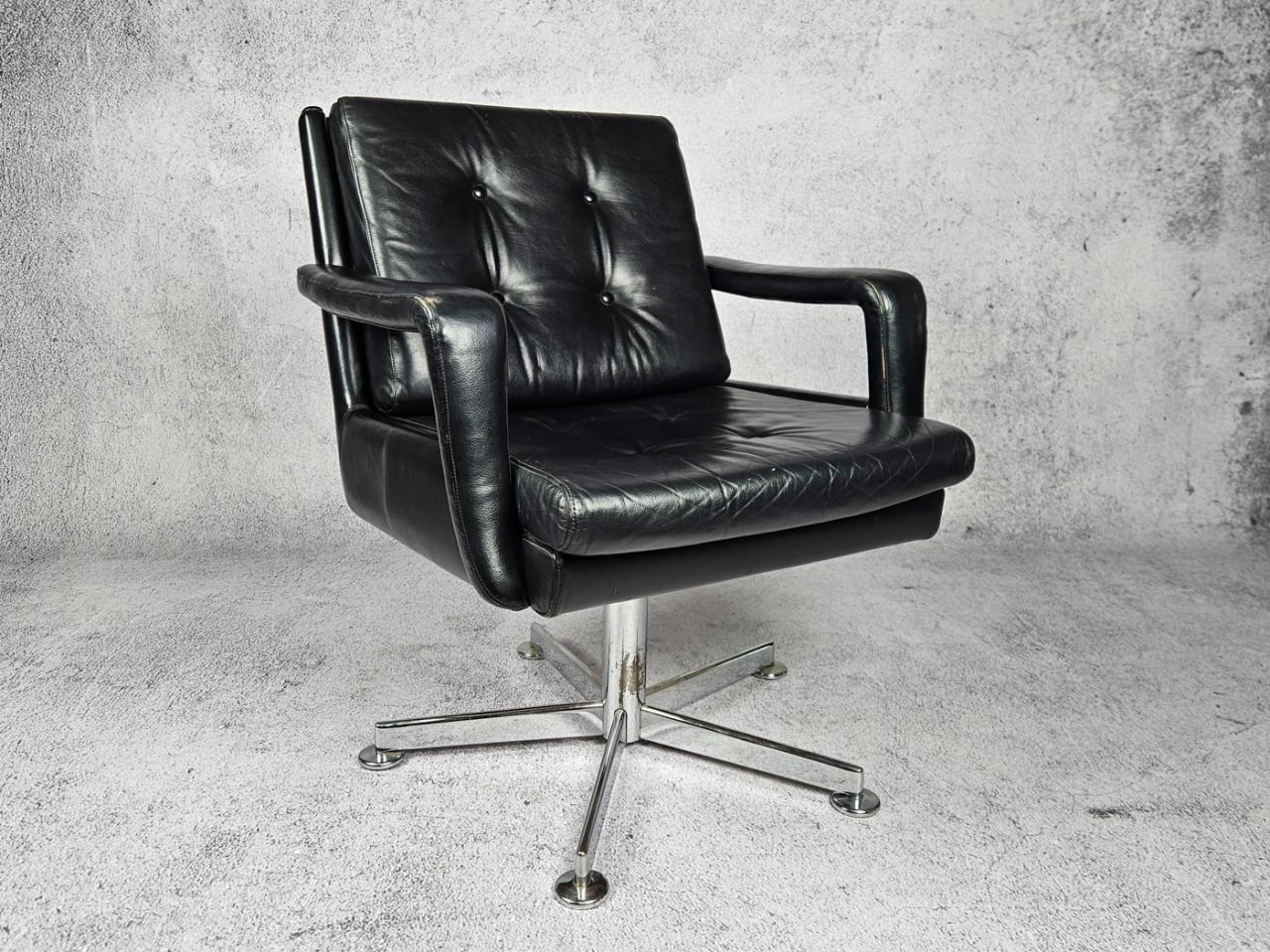 KRZESŁO BIUROWE OBROTOWE