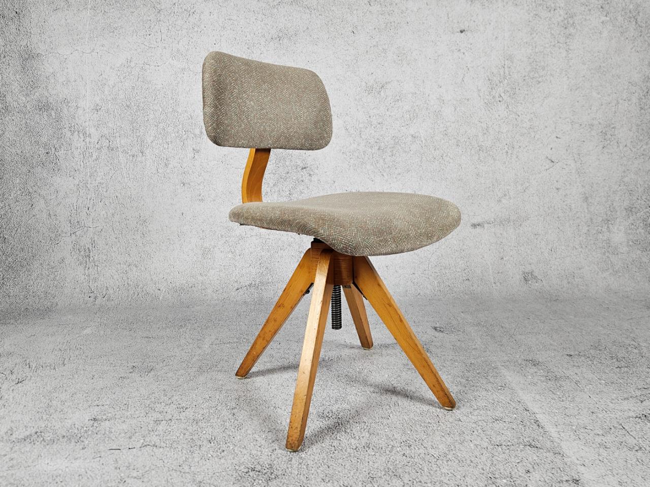 KRZESŁO BIUROWE OBROTOWE