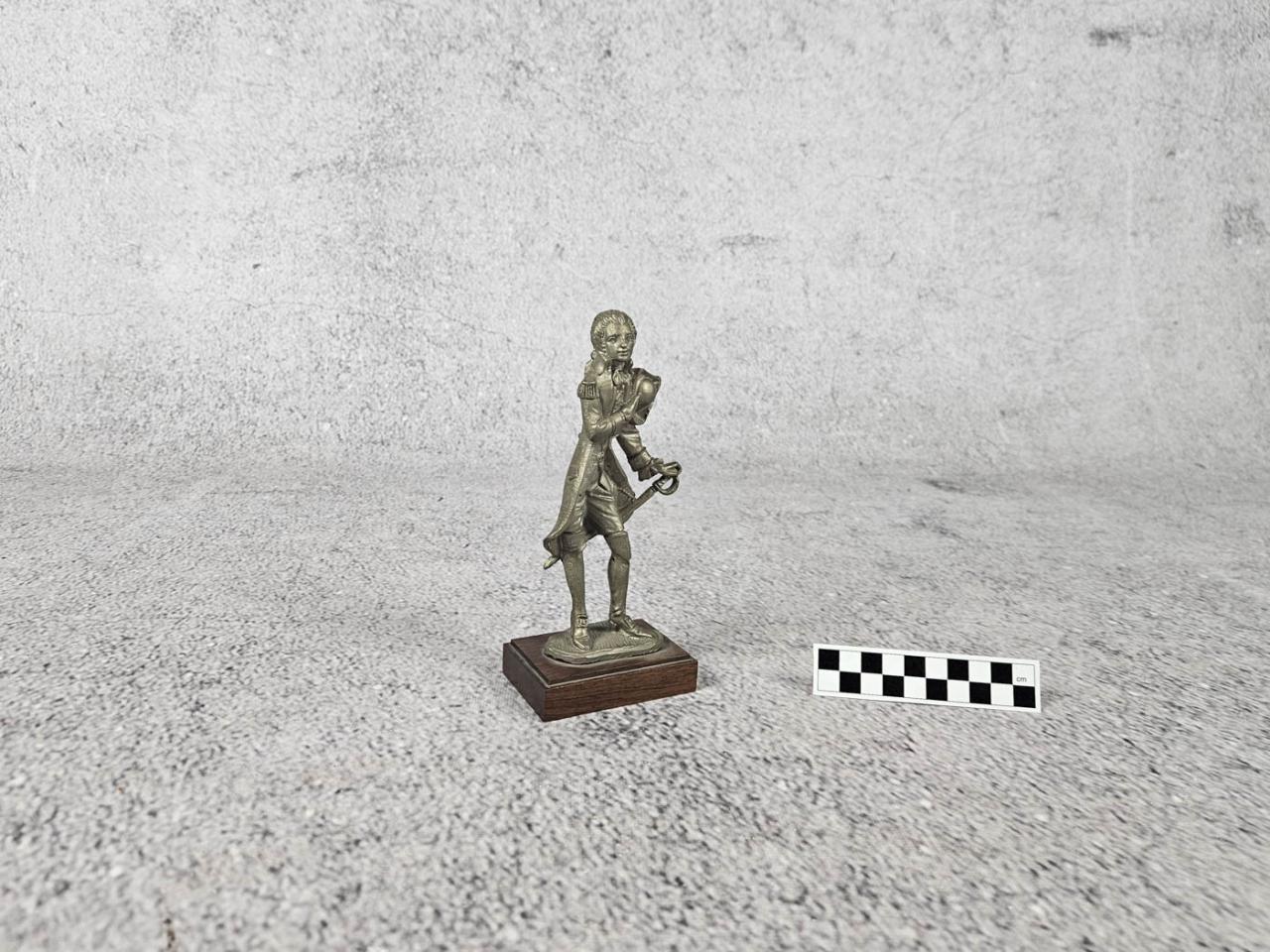 FIGURKA OZDOBNA DEKORACYJNA