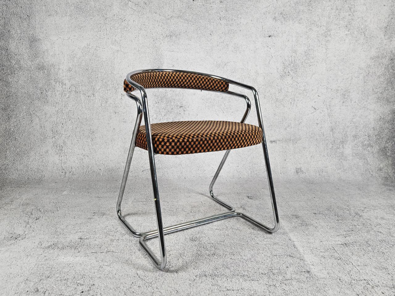 KRZESŁO, WŁOCHY LATA 70-TE